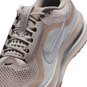 Nike Pegasus Premium 大學灰/深煙灰色/中棕膠底/深灰 HQ2592-010 Sizing Nike Pegasus Premium 大學灰/深煙灰色/中棕膠底/深灰 HQ2592-010