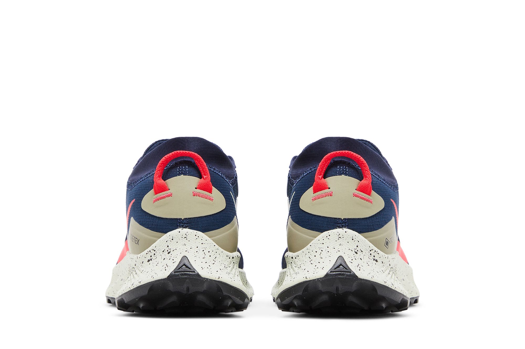 Sizing Nike Pegasus Trail 3 GORE-TEX ''Obsidian Siren Red'' DC8793-401