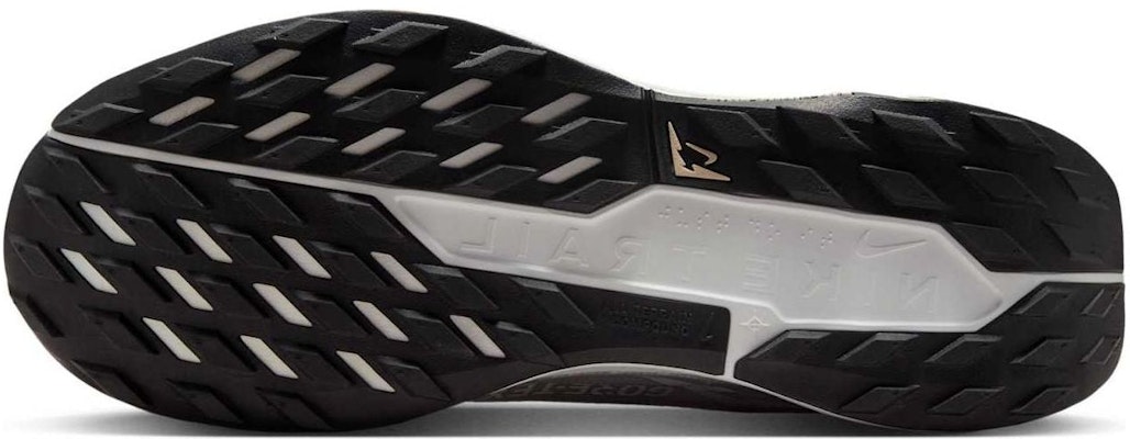 Nike React Pegasus Trail 5 Gore-Tex Gris Claro Blanco Negro Sanddrift FQ0908-010 Details for Nike React Pegasus Trail 5 Gore-Tex Gris Claro Blanco Negro Sanddrift FQ0908-010