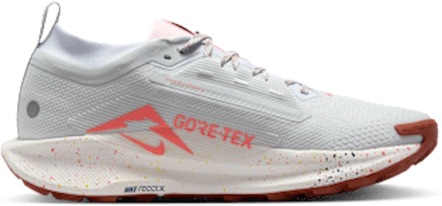 Nike Pegasus Trail 5 GORE-TEX Sepatu Lari Tahan Air FQ0908-009 Lookbook Nike Pegasus Trail 5 GORE-TEX Sepatu Lari Tahan Air FQ0908-009