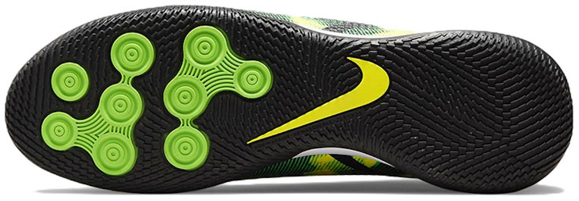 ナイキ ファントムGT2 アカデミー DF IC ショックウェーブ DM0720-003 Details for ナイキ ファントムGT2 アカデミー DF IC ショックウェーブ DM0720-003