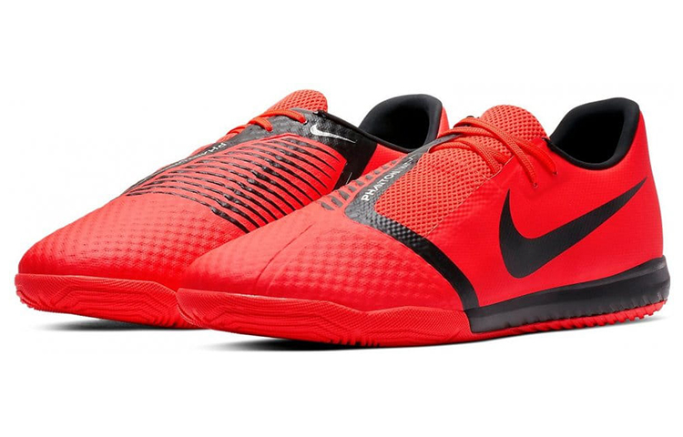 Lookbook Nike Phantom Venom Academy IC 'Merah Hitam' AO0570-600