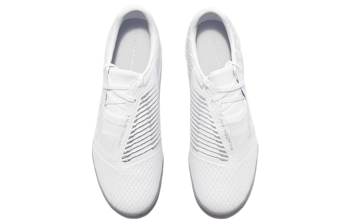 Lookbook 나이키 팬텀 베놈 아카데미 TF '화이트 실버' AO0571-100