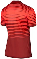 Lookbook Nike Portugal 2014 Camiseta Roja Vintage Versión Jugador Fútbol Hombre. 577975-677