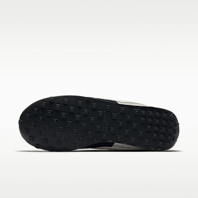 Order Nike Pre Montreal '17 Black/Pale Grey/Sail/Sail 898031-001