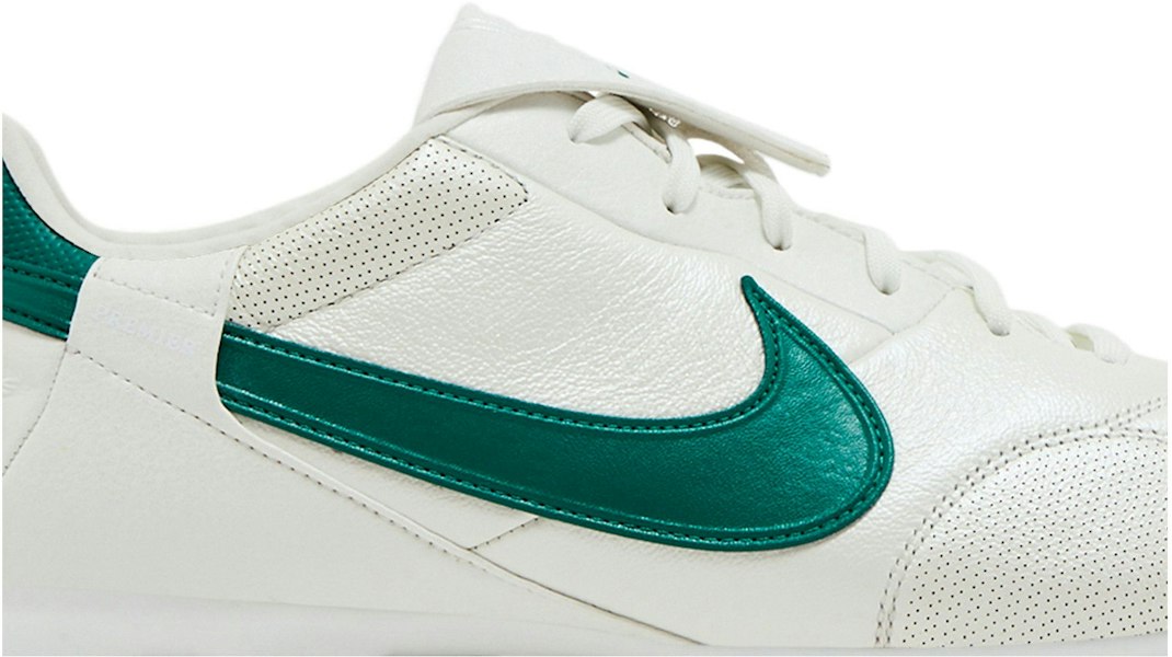 ナイキ プレミア 3 LOW FG 白/ミスティックグリーン HM0265-102 Lookbook ナイキ プレミア 3 LOW FG 白/ミスティックグリーン HM0265-102