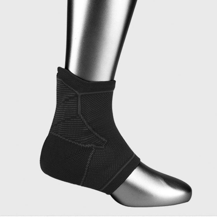 Shop Nike Pro Pelindung Buku Lali 'Hitam Anthracite Putih' DA6933-010