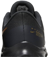 Nike Quest 4 'Hitam Emas Metalik' DA1105-010 Sizing Nike Quest 4 'Hitam Emas Metalik' DA1105-010