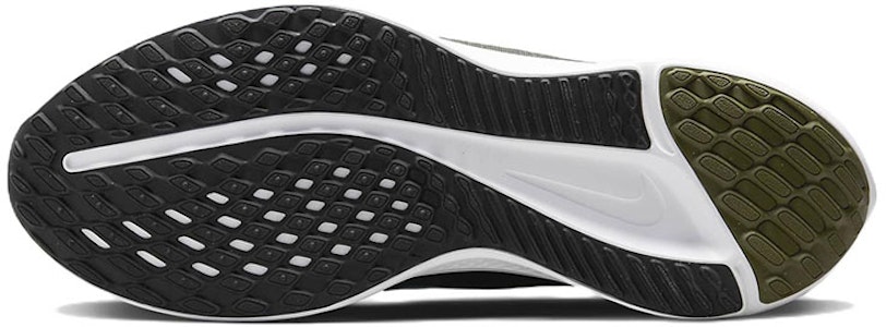 ナイキ クエスト 5 "カーゴカーキ/セコイア" DD0204-300 Details for ナイキ クエスト 5 "カーゴカーキ/セコイア" DD0204-300