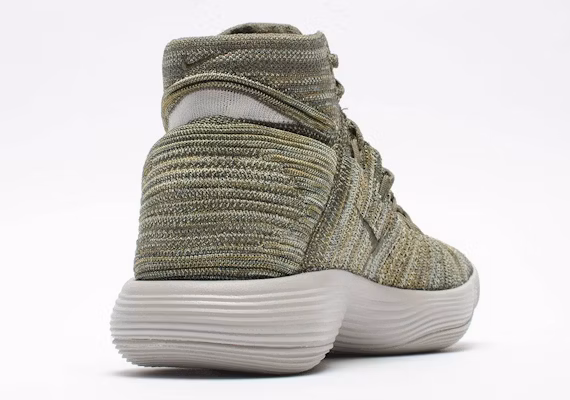 Nike React Hyperdunk 2017 Flyknit '卡戎卡其'篮球鞋 917728-300 Shop Nike React Hyperdunk 2017 Flyknit '卡戎卡其'篮球鞋 917728-300