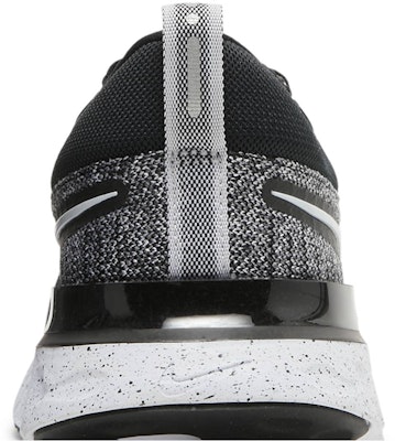 Nike React Infinity Run Flyknit 2 'Putih Hitam' CT2357-101 Sizing Nike React Infinity Run Flyknit 2 'Putih Hitam' CT2357-101