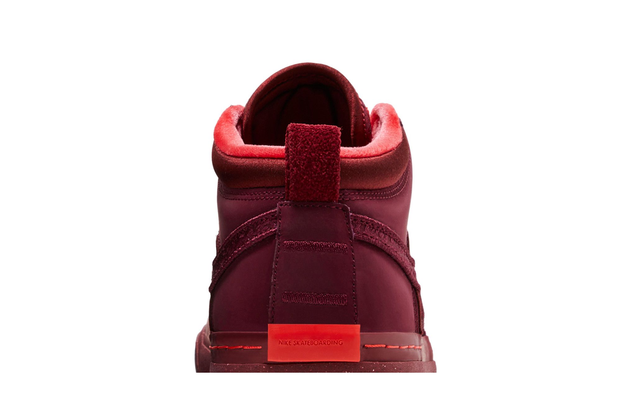 Sizing 耐克React Leo SB '深红甜菜根' FQ7639-600