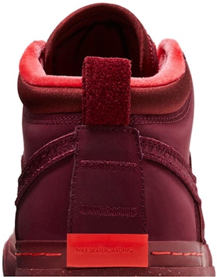 耐克React Leo SB '深红甜菜根' FQ7639-600 Sizing 耐克React Leo SB '深红甜菜根' FQ7639-600