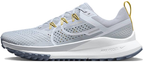 Nike React Pegasus Trail 4 'Wolf Grey Saturn Gold' FJ4733-001 Nike React Pegasus Trail 4 'Wolf Grey Saturn Gold' FJ4733-001