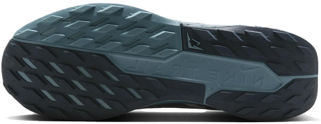 Nike React Pegasus Trail 5 Gore-Tex Biru Silver Navy FQ0908-005 Details for Nike React Pegasus Trail 5 Gore-Tex Biru Silver Navy FQ0908-005