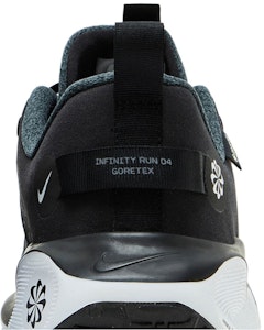 ナイキ リアクトX インフィニティ ラン4 GTX 黒白 FB2204-001 Sizing ナイキ リアクトX インフィニティ ラン4 GTX 黒白 FB2204-001