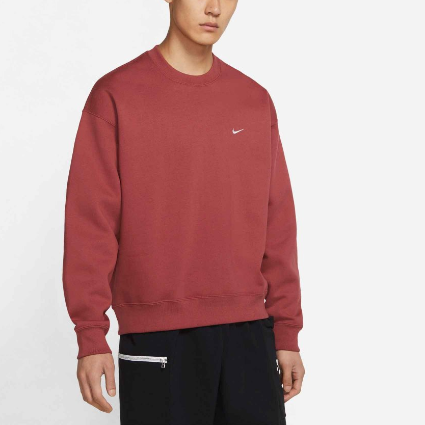 Shop 나이키 레드 자수 로고 크루넥 풀오버 스 웻셔츠 CV0554-661