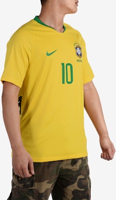 耐克复古巴西内马尔10号短袖足球T恤黄色款 BV3244-749 Lookbook 耐克复古巴西内马尔10号短袖足球T恤黄色款 BV3244-749