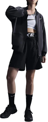 Nike 可翻轉籃球外套 刺繡標誌 男女黑色飛行夾克 FV3164-010 Lookbook Nike 可翻轉籃球外套 刺繡標誌 男女黑色飛行夾克 FV3164-010