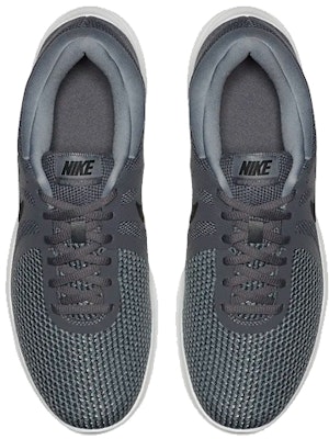 Nike REVOLUTION 4 低筒 跑步鞋 男女皆宜 灰白 Shop Nike REVOLUTION 4 低筒 跑步鞋 男女皆宜 灰白