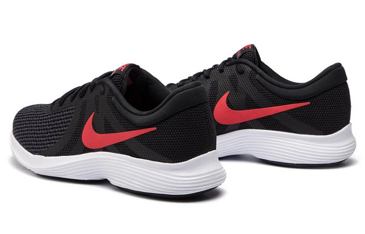 Lookbook Nike Revolution 4 Low-Top Naranja/Negro AJ3490-061