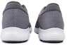 Shop Nike Revolution 4 低幫跑步鞋 灰粉