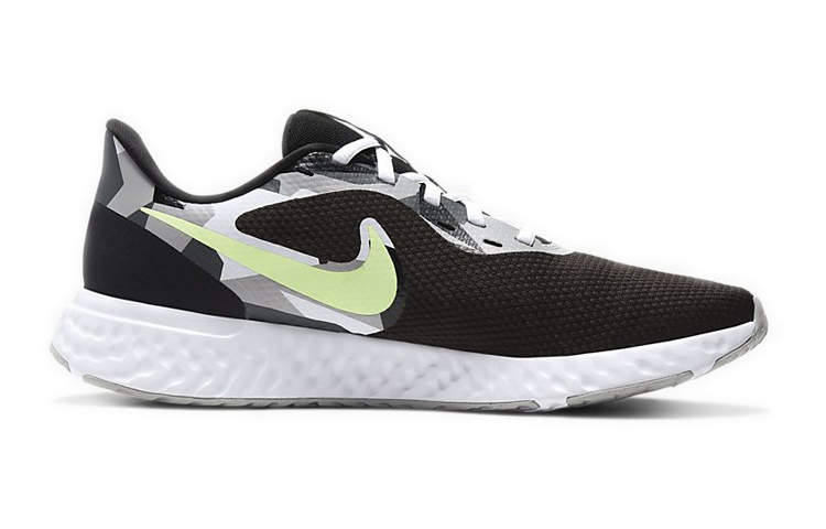 Nike Revolution 5 'Black Ghost Green' 圖 2