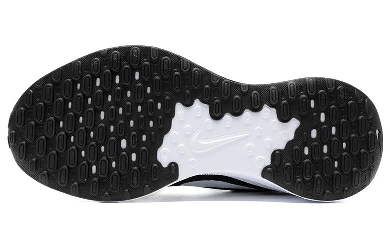Purchase ナイキ レボリューション 7 エクストラワイド 黒白 FB8501-002