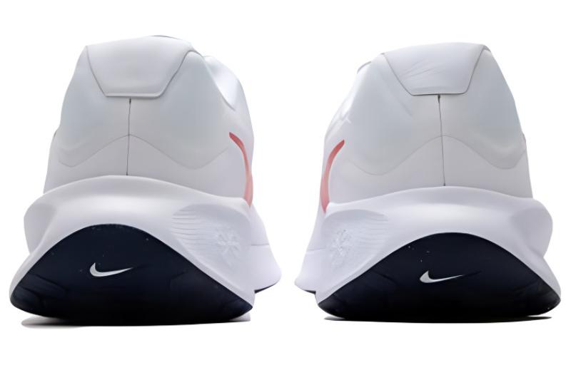 Shop ナイキ レボリューション 7 ワイド 白/ユニバーシティレッド FB8501-100