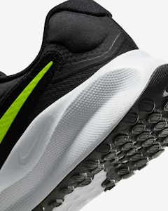 ナイキ レボリューション 7 FB2207-010 Cheap ナイキ レボリューション 7 FB2207-010