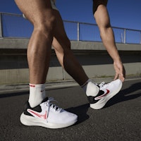 耐克Revolution 7跑鞋 FB2207-102 2