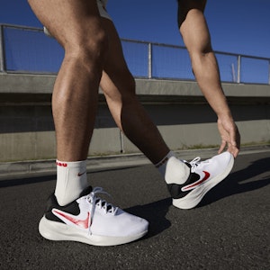 ナイキ レボリューション 7 FB2207-102 2