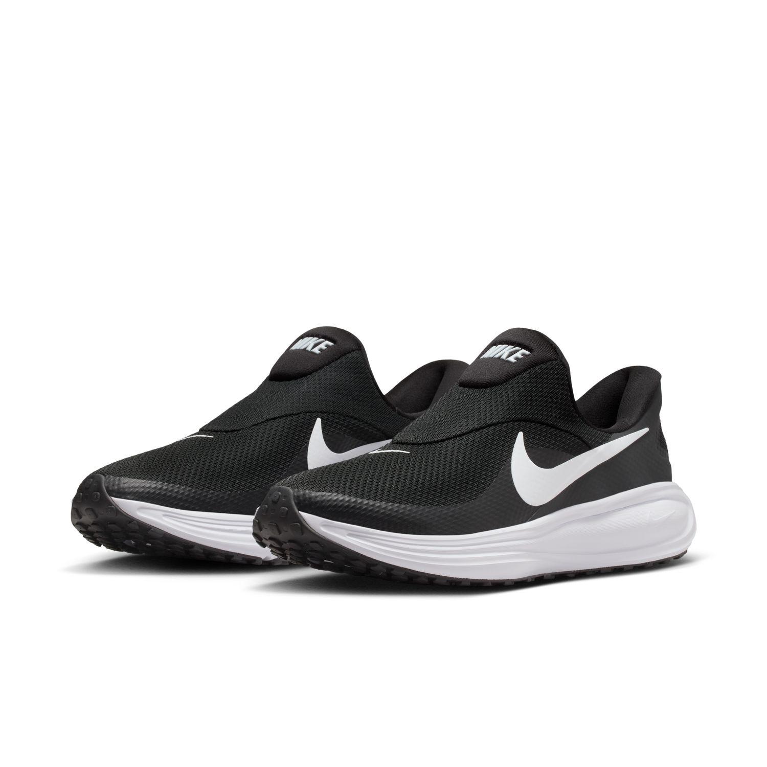 Lookbook Nike Revolution 8 Fácil de Poner Negro/Blanco 001 HQ2414-001