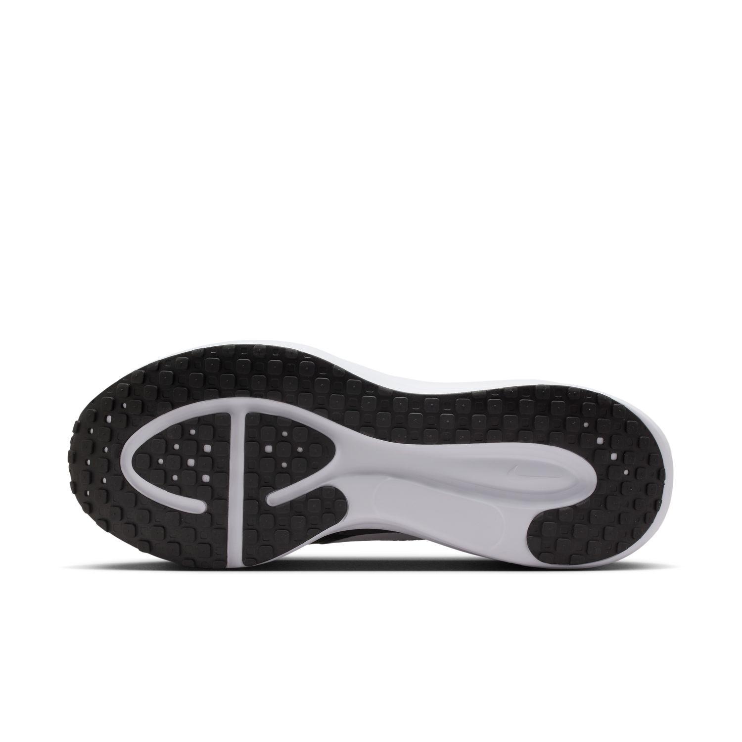 Details for Nike Revolution 8 Easy On 001 Zwart/Wit HQ2414-001