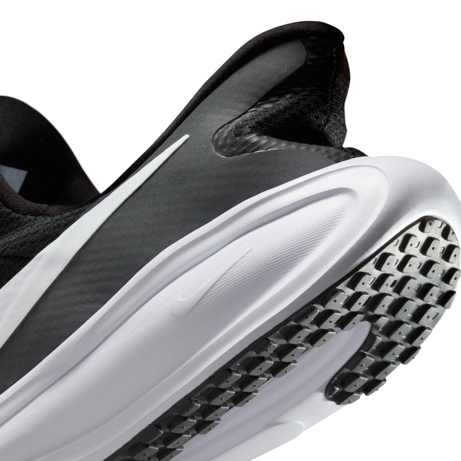 Cheap Nike Revolution 8 Easy On 001 Zwart/Wit HQ2414-001