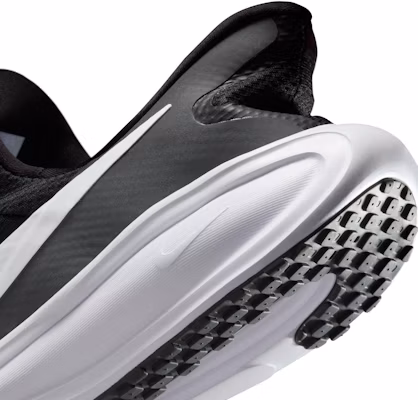 Nike Revolution 8 Easy On 001 Zwart/Wit HQ2414-001 Cheap Nike Revolution 8 Easy On 001 Zwart/Wit HQ2414-001