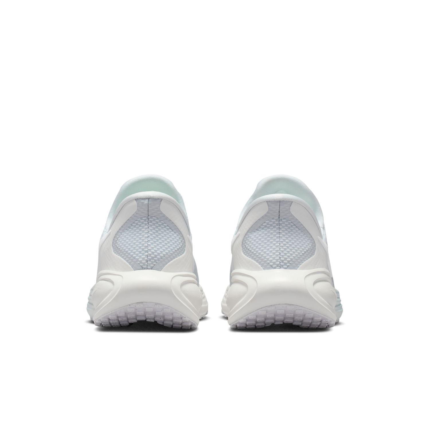 Shop Nike Revolution 8 Easy On 004 Ungu/Putih HQ2414-004