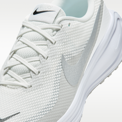Sizing Nike Revolution 8 Summit White/White/Photon Dust/Metallic Silver HJ9198-122