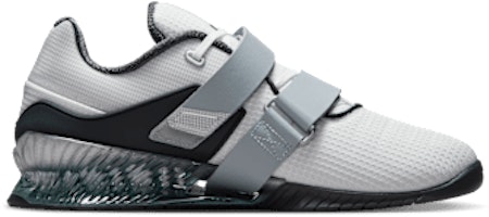 Nike Romaleos 4 Kasut Angkat Berat Putih/Anthracite/Wolf Gray/Perak Metalik FZ8663-100 Lookbook Nike Romaleos 4 Kasut Angkat Berat Putih/Anthracite/Wolf Gray/Perak Metalik FZ8663-100