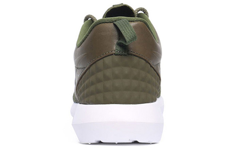 Shop 耐吉 Roshe NM Flyknit PRM “粗糙綠” 低筒跑步鞋 墨綠色