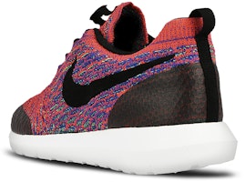 Nike Roshe One Flyknit SE 低筒跑步鞋 粉棕色 Shop Nike Roshe One Flyknit SE 低筒跑步鞋 粉棕色