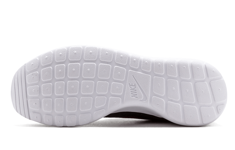 Shop Nike Roshe Run N7 黑色