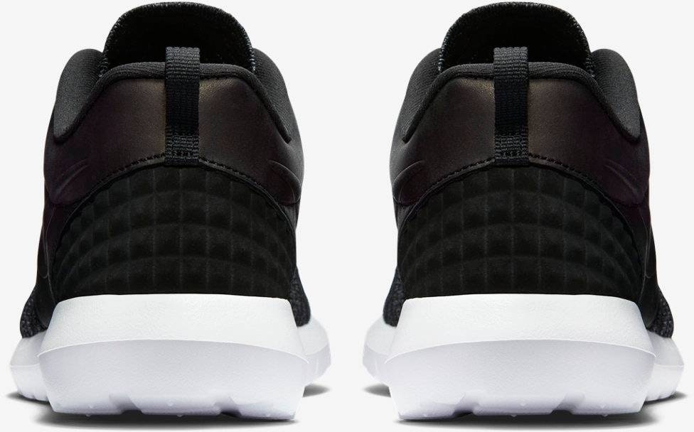 nike-roshe-one-flyknit-premium-black-746825-001