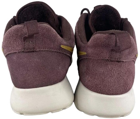 Nike Roshe One Suede Mahogany Metallic Gold 685280-270 Shop Nike Roshe One Suede Mahogany Metallic Gold 685280-270