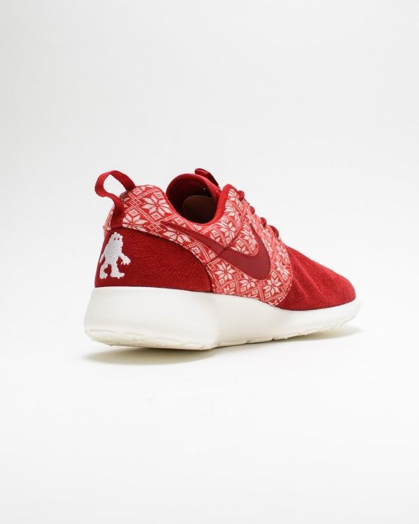 Shop Nike Roshe One Invierno 'Rojo Yeti' 807440-661