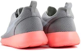 Nike Roshe Run 舒適 防滑耐磨 低幫 跑步鞋 男款 灰色 Shop Nike Roshe Run 舒適 防滑耐磨 低幫 跑步鞋 男款 灰色