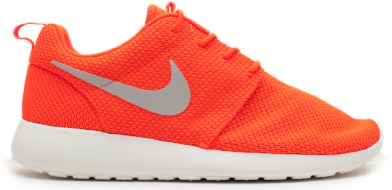 Nike Rosherun 'Total Crimson'
