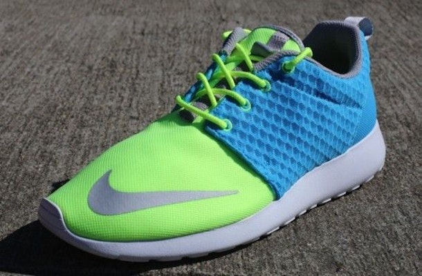 Nike Rosherun FB '电流蓝' 580573-401 Lookbook Nike Rosherun FB '电流蓝' 580573-401