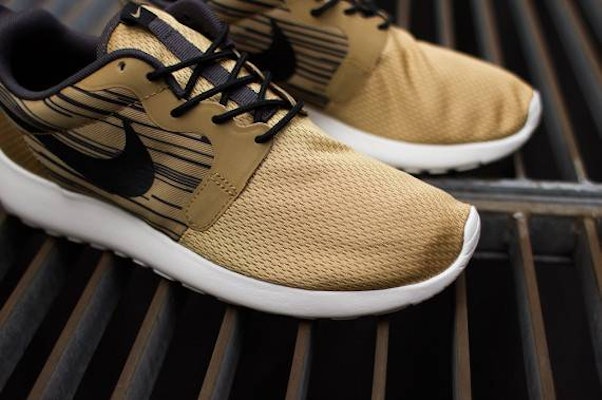 Nike Rosherun Hyperfuse 'Metallic Gold' 636220-701 Shop Nike Rosherun Hyperfuse 'Metallic Gold' 636220-701