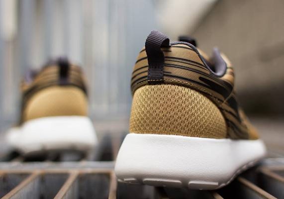 Nike Rosherun Hyperfuse 'Metallic Gold' 636220-701 Details for Nike Rosherun Hyperfuse 'Metallic Gold' 636220-701